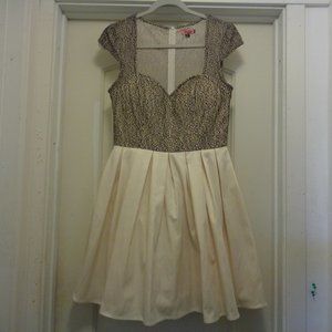 ROCKABILLY PROM CHI CHI LONDON BLACK LACE AND CREAM SATIN PROM DRESS 8